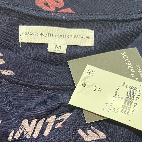 NWT Boxy Cut Sweatshirt & Shorts V-day PJ Set - Picture 8 of 8